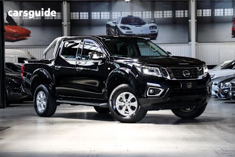 Black 2019 Nissan Navara Dual Cab Pick-up St (4X2)