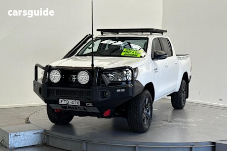 White 2023 Toyota Hilux Double Cab Pick Up Sr (4X4)