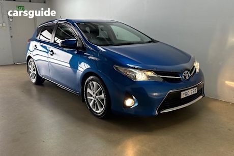 Blue 2013 Toyota Corolla Hatchback Ascent Sport