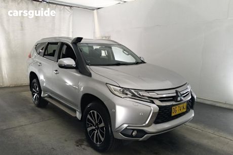 Silver 2017 Mitsubishi Pajero Sport Wagon Exceed (4X4) 7 Seat