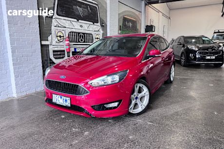 Red 2015 Ford Focus Hatchback Titanium