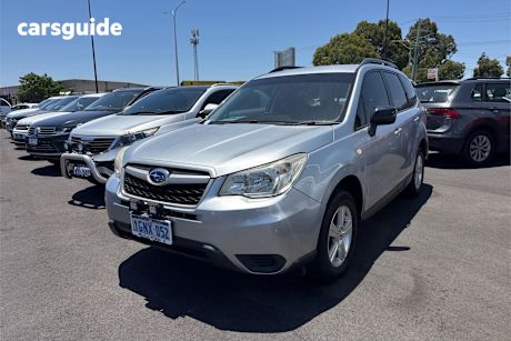 Silver 2013 Subaru Forester Wagon 2.0I