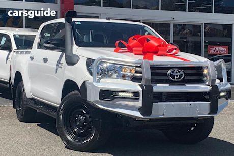 White 2017 Toyota Hilux Dual Cab Utility Sr (4X4)
