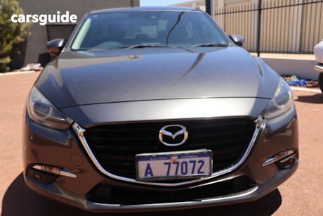 Grey 2018 Mazda 3 Sedan Maxx Sport