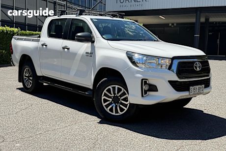 White 2018 Toyota Hilux Dual Cab Utility Sr (4X4)