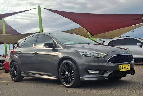 Grey 2015 Ford Focus Hatchback Sport