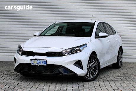 White 2024 Kia Cerato Hatchback Sport
