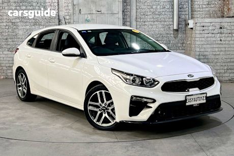 White 2018 Kia Cerato Hatchback Sport+ Safety Pack
