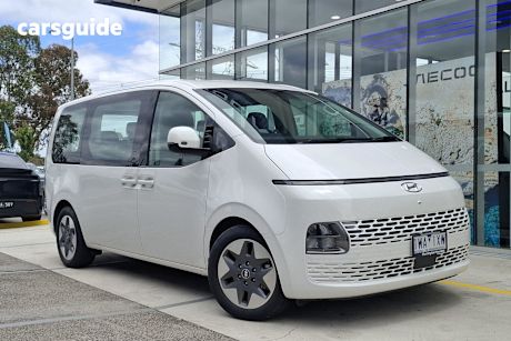 White 2022 Hyundai Staria Wagon