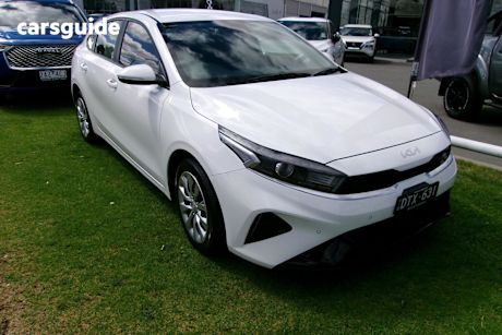 White 2023 Kia Cerato Hatchback S