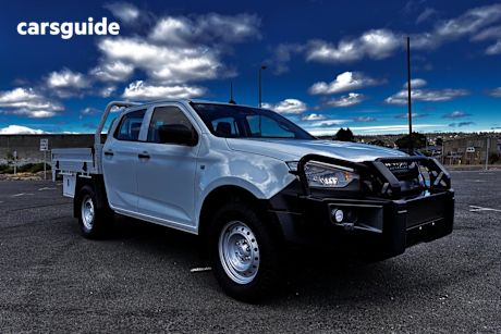 White 2023 Isuzu D-MAX Crew Cab Chassis Sx (4X4)