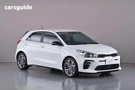 White 2022 Kia RIO Hatchback Gt-Line