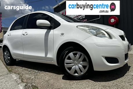 White 2011 Toyota Yaris Hatchback Yr