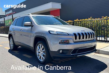 Silver 2017 Jeep Cherokee Wagon Limited (4X4)