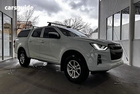 White 2021 Isuzu D-MAX Crew Cab Utility Ls-M (4X4)