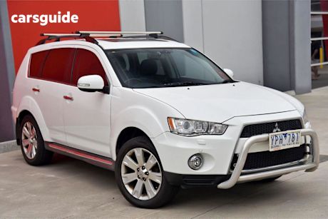 White 2011 Mitsubishi Outlander Wagon Vr-X (7 Seat)