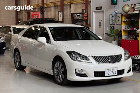 White 2008 Toyota Crown Sedan