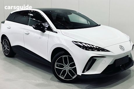 White 2023 MG MG4 Hatchback Essence Long Range 77