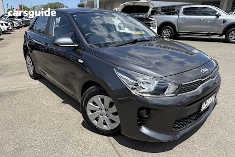 Grey 2017 Kia RIO Hatchback S
