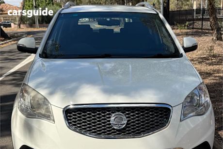 White 2012 Ssangyong Korando Wagon S