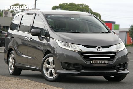 Grey 2016 Honda Odyssey Wagon Vti