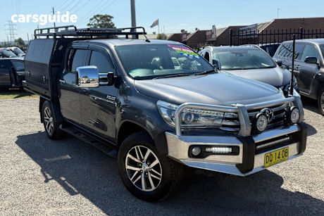 Grey 2015 Toyota Hilux Dual Cab Pick-up Sr5 (4X4)