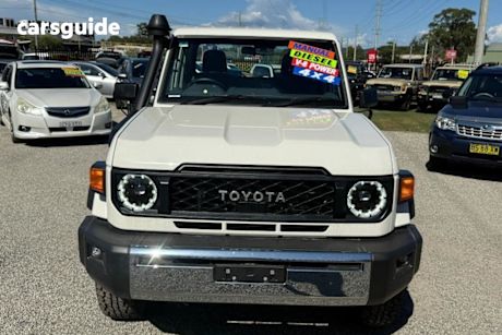 White 2025 Toyota Landcruiser Ute Tray 79 SINGLE CAB V8 MANUAL