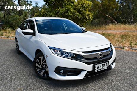 White 2016 Honda Civic Sedan Vti-S