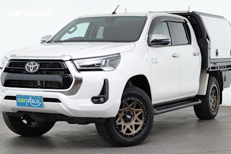 White 2021 Toyota Hilux Double Cab Pick Up Sr5 + Premium Interior (4X4)