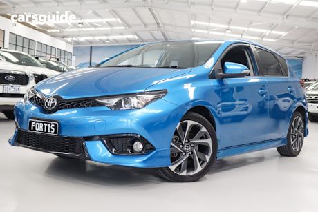 Blue 2016 Toyota Corolla Hatchback Sx