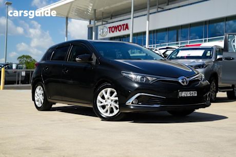 Black 2017 Toyota Corolla Hatchback Ascent Sport