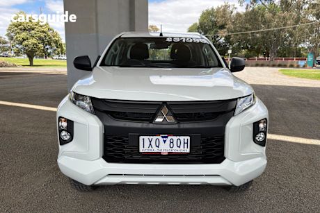 White 2023 Mitsubishi Triton Club Cab Chassis Glx (4X4)