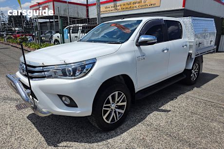 White 2015 Toyota Hilux Dual Cab Pick-up Sr5 (4X4)