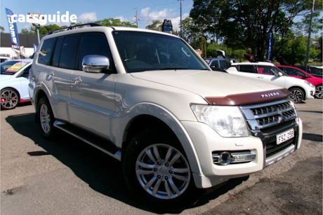 White 2015 Mitsubishi Pajero Wagon Glx Lwb (4X4)