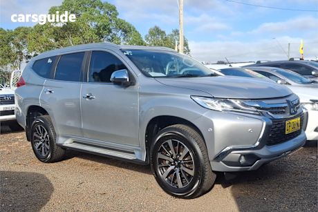 Silver 2017 Mitsubishi Pajero Sport Wagon Exceed (4X4) 7 Seat