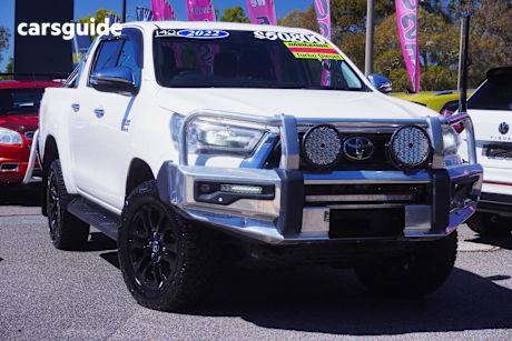 White 2022 Toyota Hilux Double Cab Pick Up Sr5 (4X4)