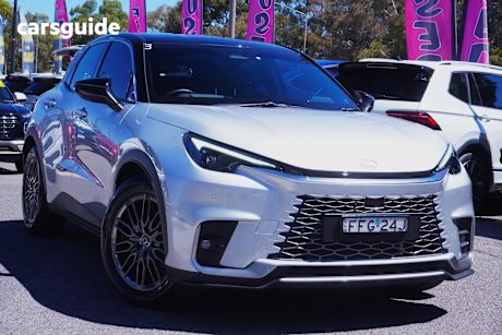 White 2024 Lexus LBX Wagon Sports Luxury 2Wd (Hybrid)