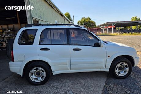 White 1999 Suzuki Grand Vitara Wagon (4X4)