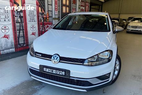 White 2020 Volkswagen Golf Wagon Alltrack 132 Tsi
