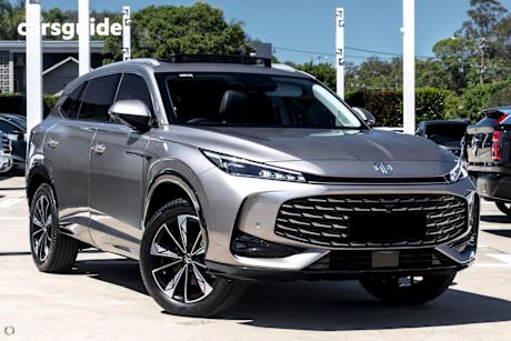 Silver 2025 MG HS Wagon Essence