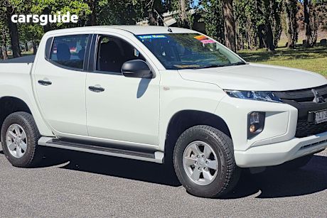 White 2021 Mitsubishi Triton Club Cab Pickup Glx+ (4X4)