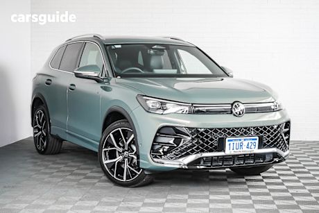 Green 2025 Volkswagen Tiguan Wagon 195Tsi R-Line