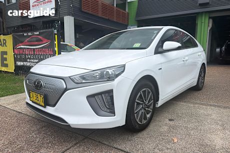 White 2019 Hyundai Ioniq Hatchback Electric Elite (Black Grille)