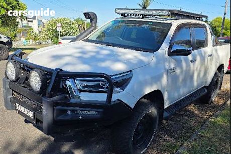 White 2020 Toyota Hilux Double Cab Pick Up Sr5 (4X4)