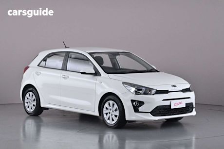 White 2021 Kia RIO Hatchback S