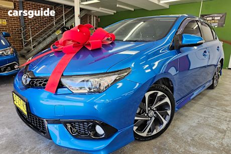 Blue 2015 Toyota Corolla Hatchback Levin Zr