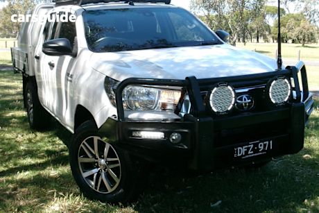 White 2019 Toyota Hilux Double Cab Chassis Sr (4X4)
