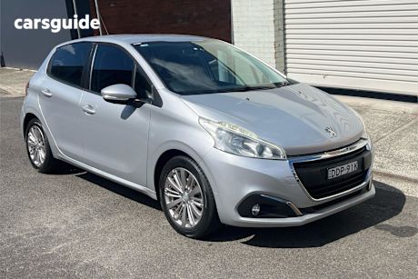 Grey 2015 Peugeot 208 Hatchback Active