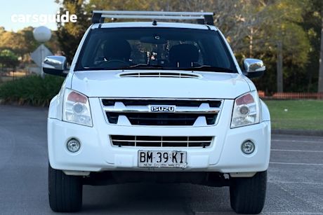 White 2011 Isuzu D-MAX Crew Cab Utility Ls (4X2)