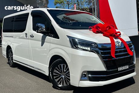 White 2019 Toyota Granvia Wagon Standard (8 Seats)